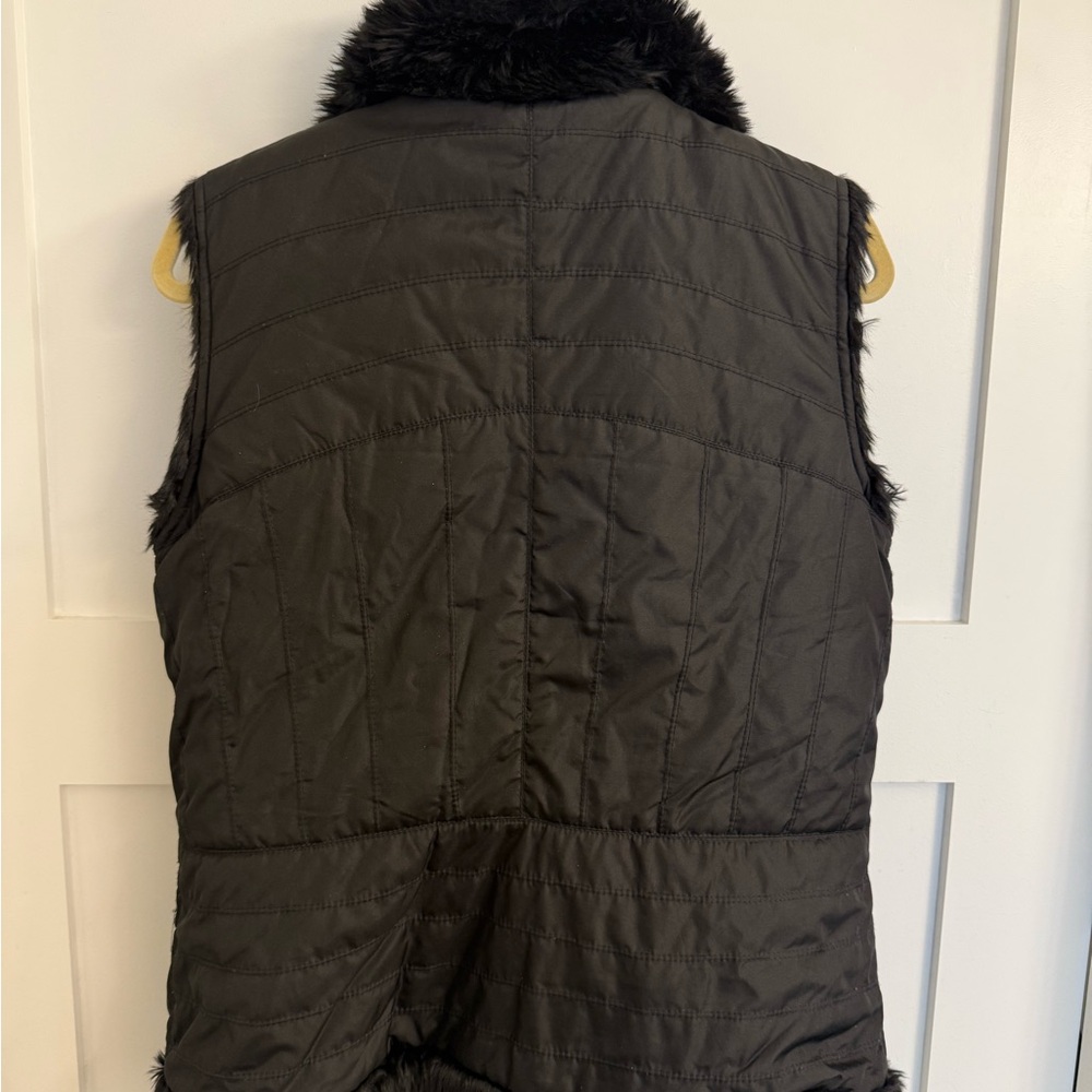 Reversible Faux Fur Black Vest - Picture 4 of 4